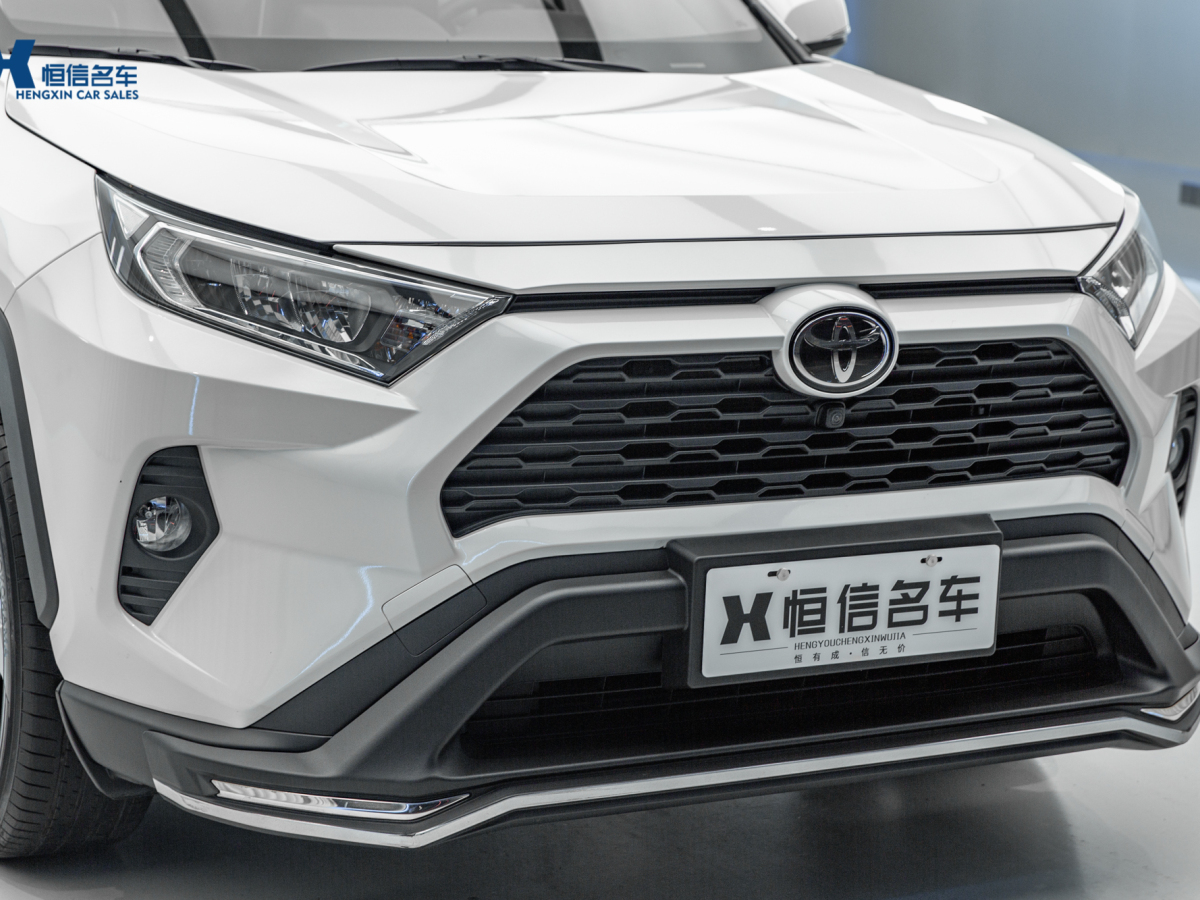 豐田 RAV4  2018款 榮放 2.0L CVT兩驅(qū)風(fēng)尚版圖片