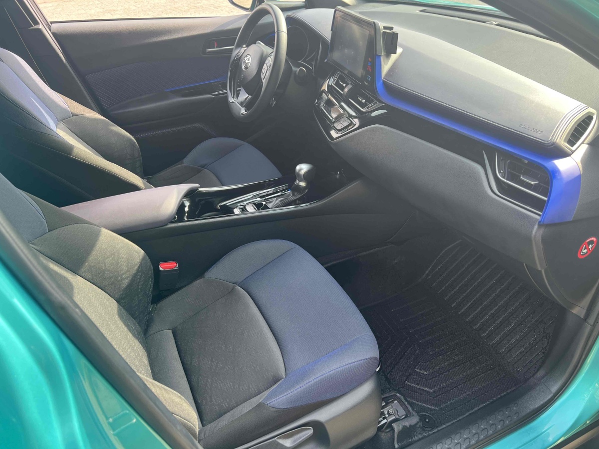 豐田 C-HR  2018款 2.0L 豪華版 國(guó)V圖片