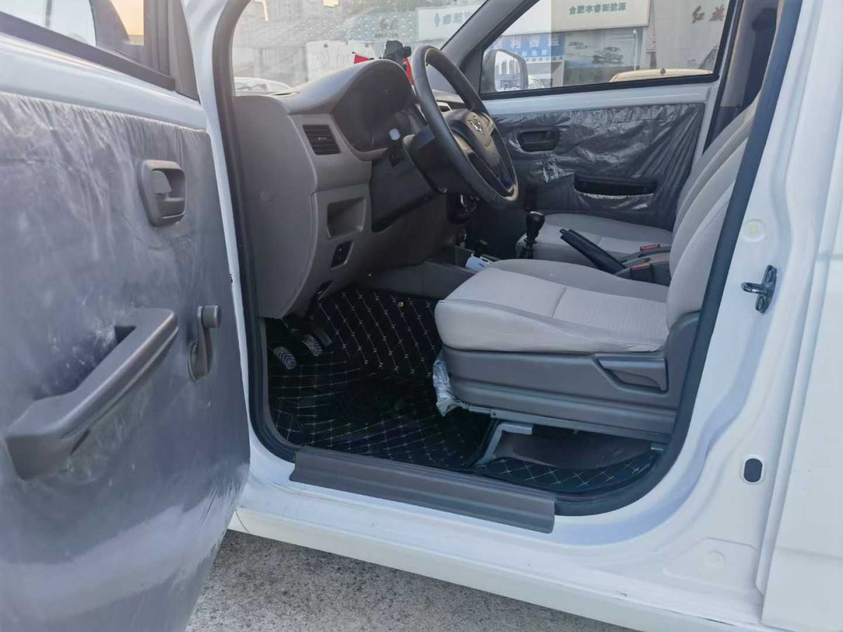 五菱 五菱榮光V  2019款  1.5L廂式運輸車實用型圖片