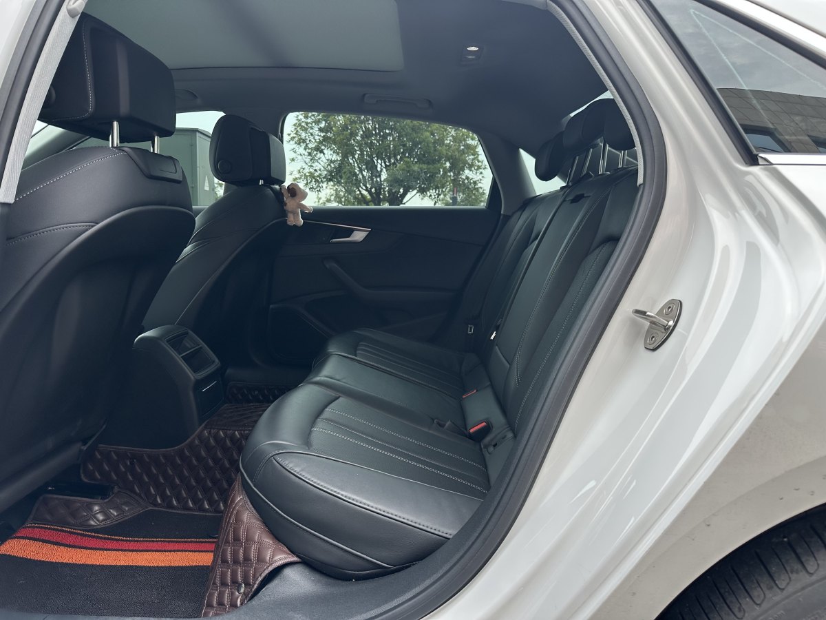 奧迪 奧迪A4L  2022款 40 TFSI 時(shí)尚動(dòng)感型圖片