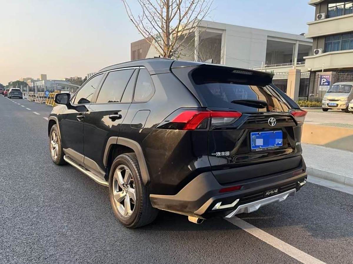 豐田 RAV4榮放  2021款 2.0L CVT兩驅(qū)風(fēng)尚PLUS版圖片