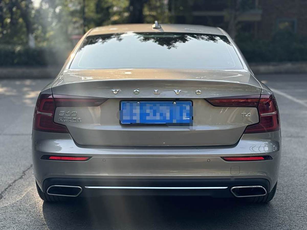 沃爾沃 S60L  2021款 T4 智逸豪華版圖片