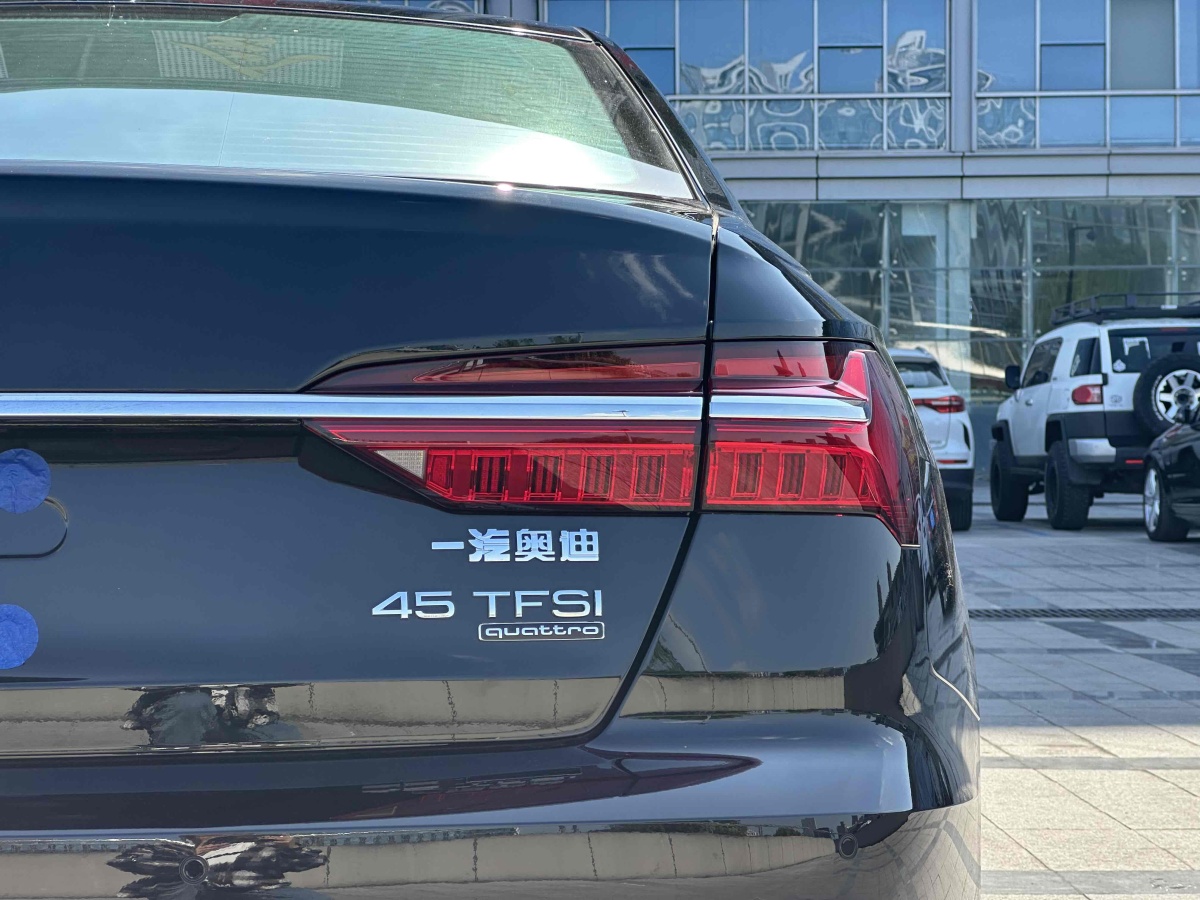 奧迪 奧迪A6L  2024款 45 TFSI quattro 臻選動感型圖片