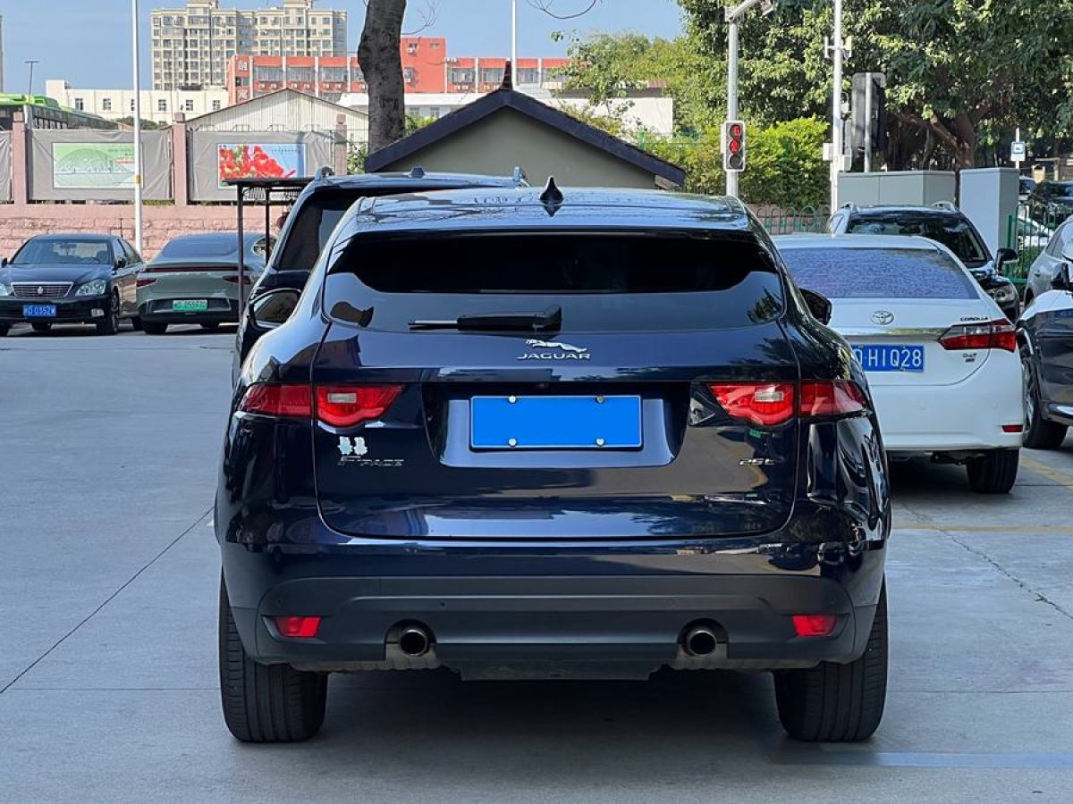 捷豹 F-PACE  2018款 2.0T 兩驅(qū)都市尊享版圖片