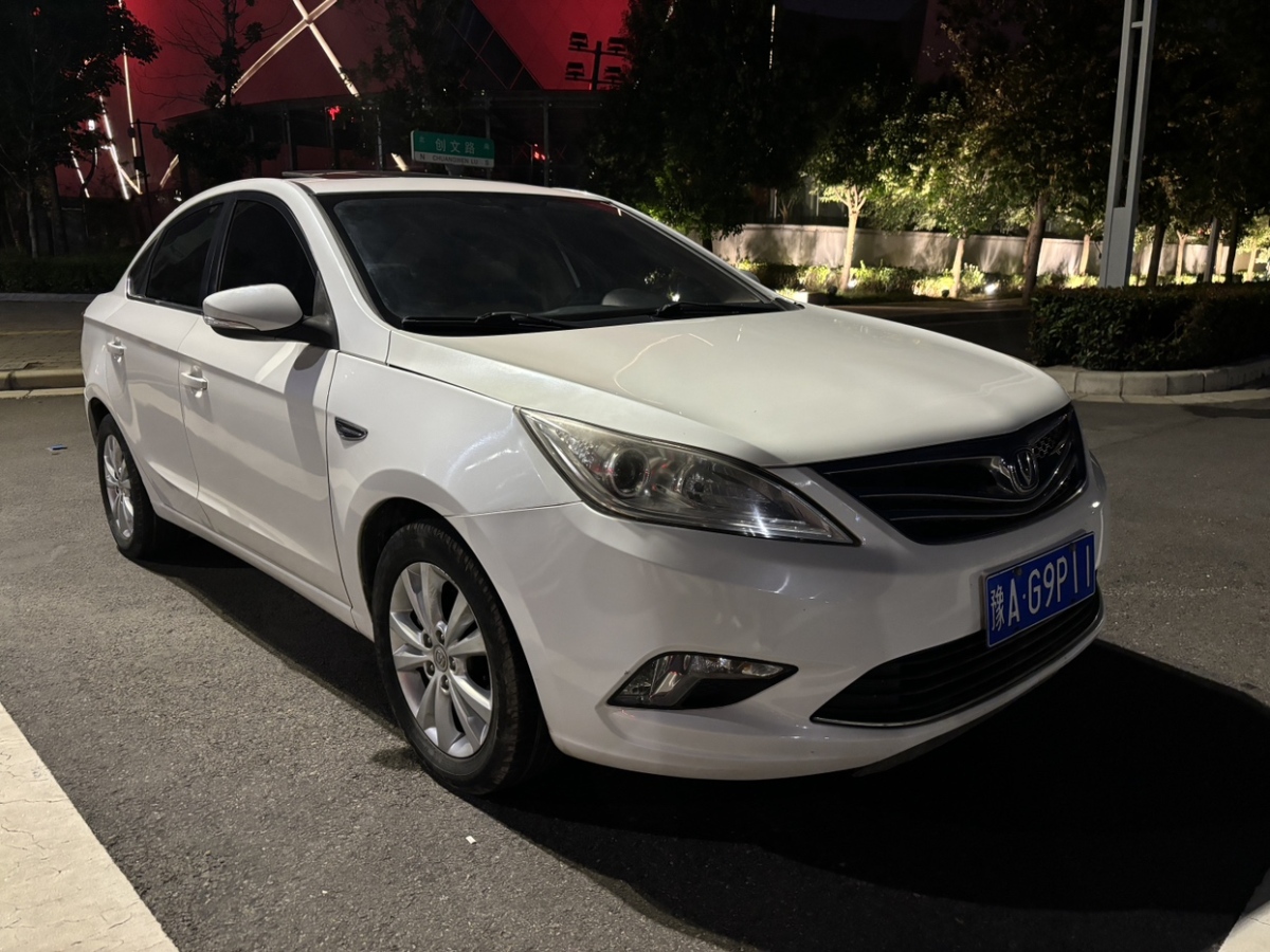 長(zhǎng)安 逸動(dòng)  2014款 1.6L 手動(dòng)豪華型圖片