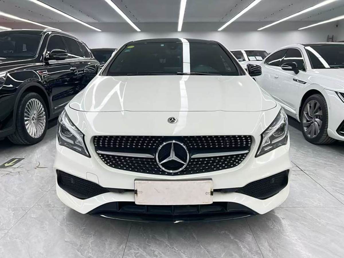 奔馳 奔馳CLA級  2017款 CLA 220 4MATIC 極地限量版圖片