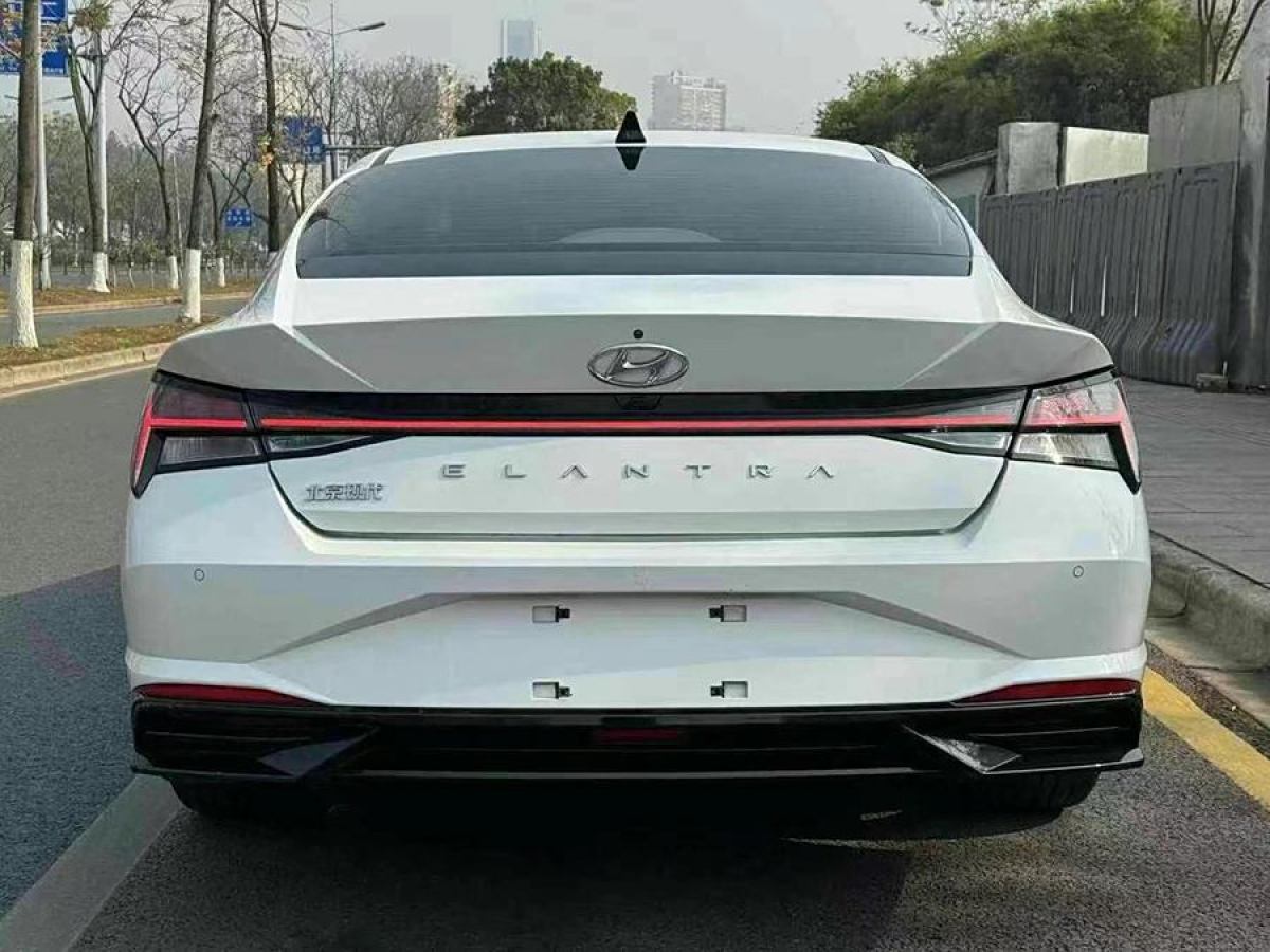 現(xiàn)代 伊蘭特  2022款 1.5L CVT LUX尊貴版圖片