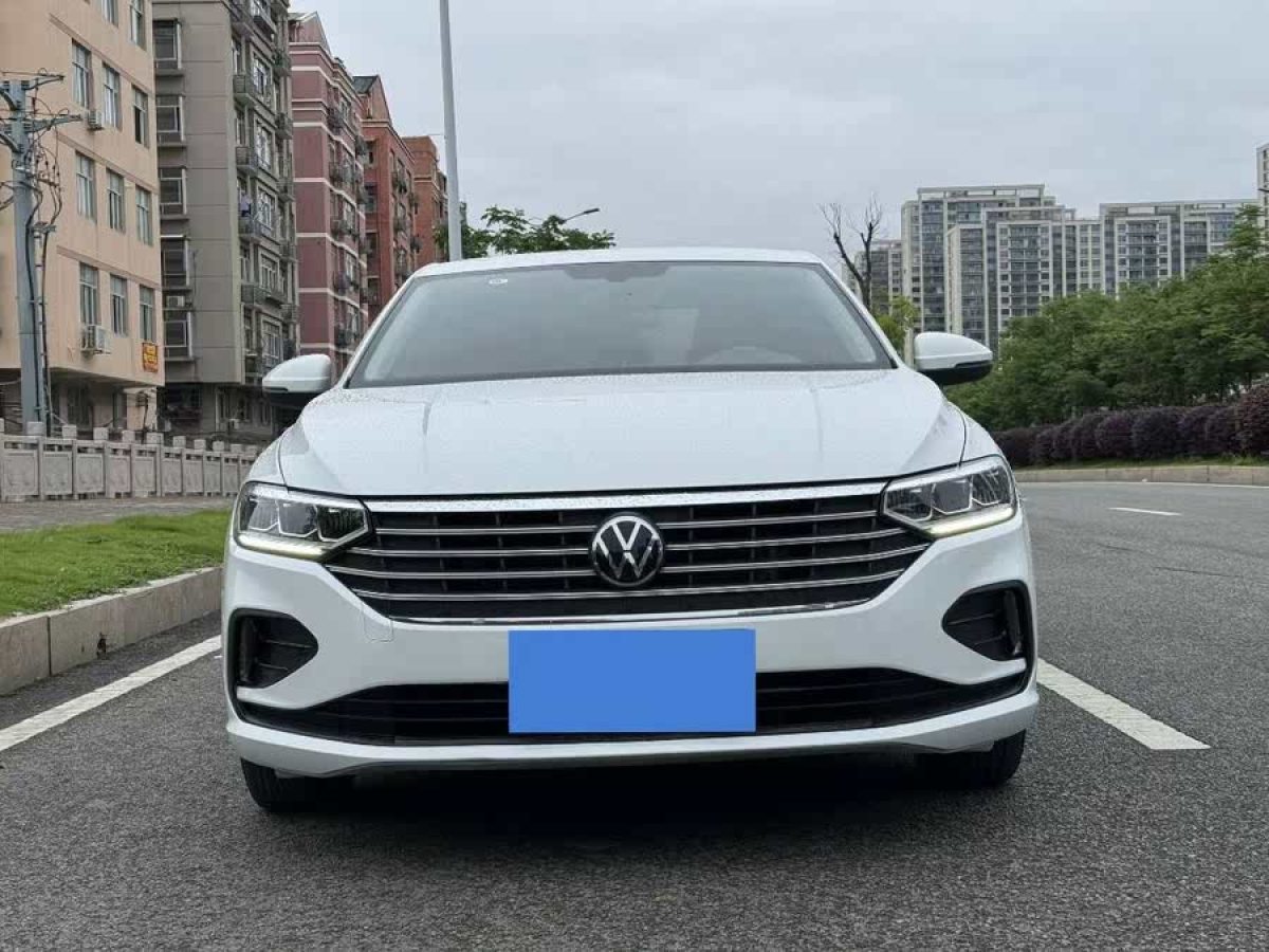 大眾 朗逸  2022款 1.5L 自動(dòng)風(fēng)尚版圖片