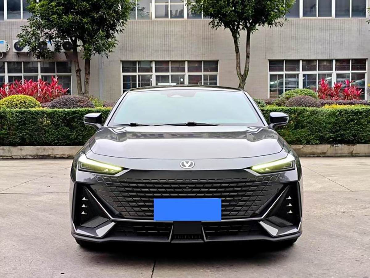 長安 長安UNI-V  2022款 1.5T 智慧領(lǐng)航型圖片