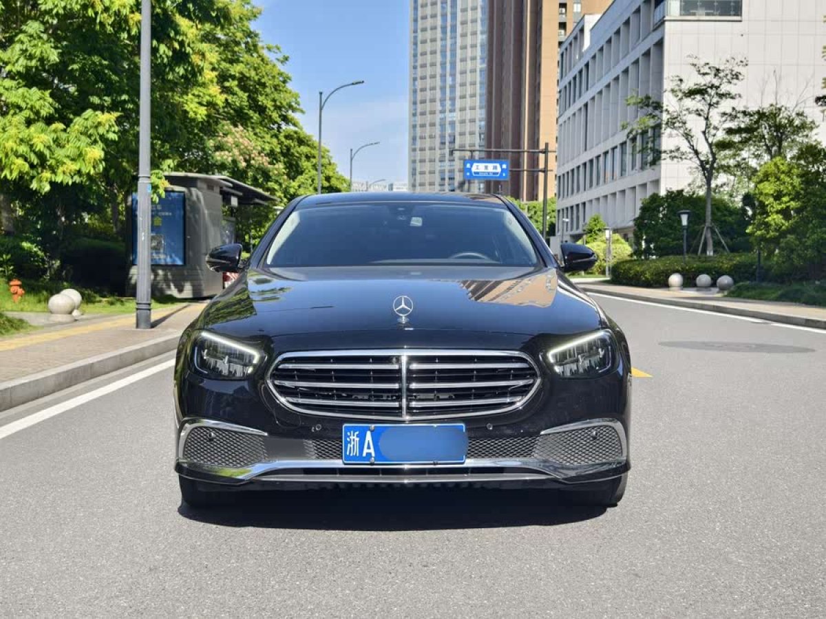 奔馳 奔馳E級(jí)  2023款 改款 E 300 L 豪華型圖片