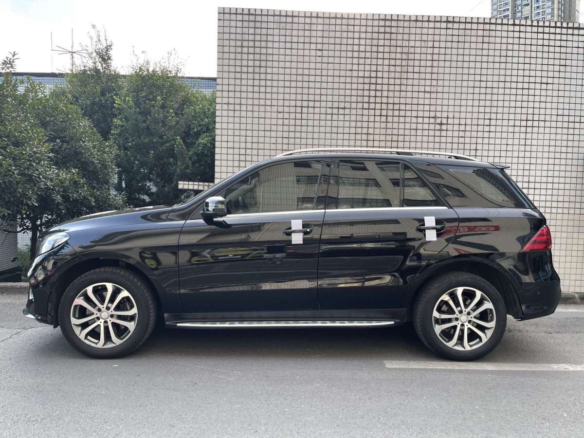 奔馳 奔馳GLE  2016款 GLE 320 4MATIC 豪華型圖片