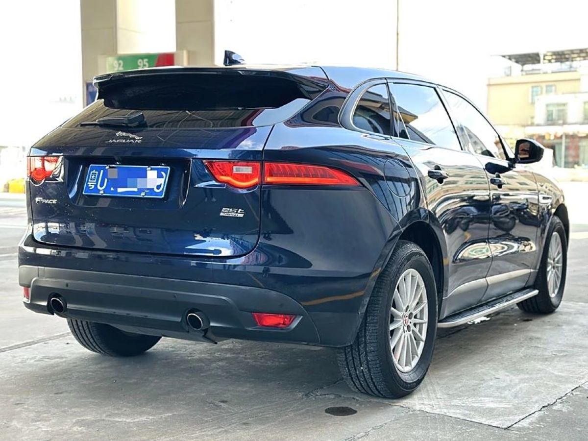 捷豹 F-PACE  2018款 2.0T 四驅(qū)都市尊享版圖片