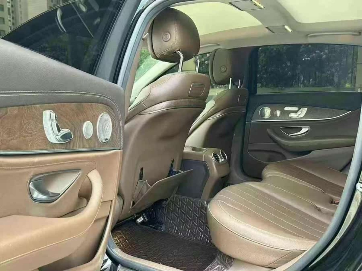 奔馳 奔馳E級(jí)  2019款 改款 E 300 L 豪華型圖片