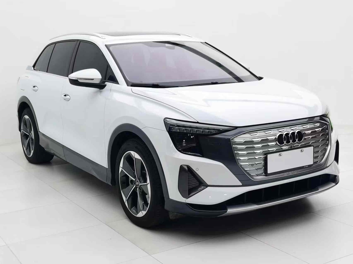 2022年6月奧迪 奧迪Q5 e-tron  2022款 40 e-tron 星耀型 錦衣套裝