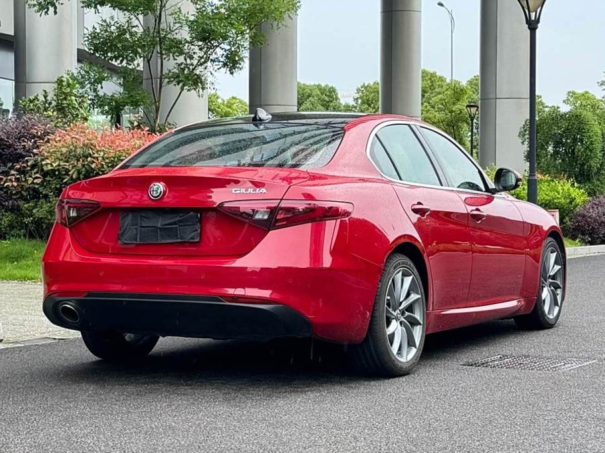 阿爾法·羅密歐 Giulia  2017款 2.0T 200HP 豪華版圖片