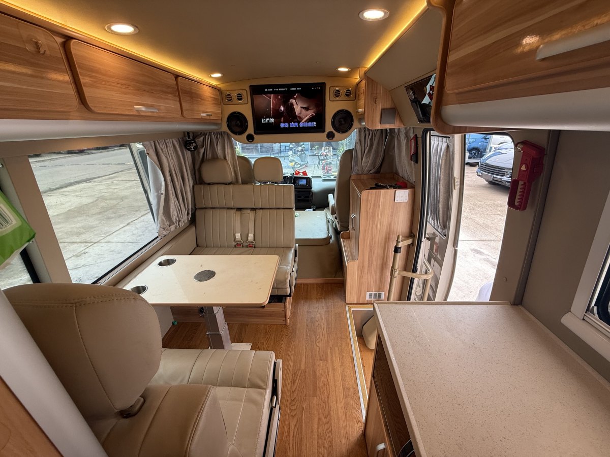 東風 御風房車  C型房車圖片