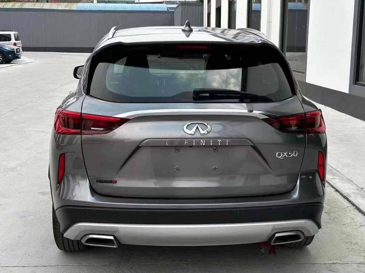 英菲尼迪 QX50  2018款 2.0T 四驅(qū)菁英版圖片