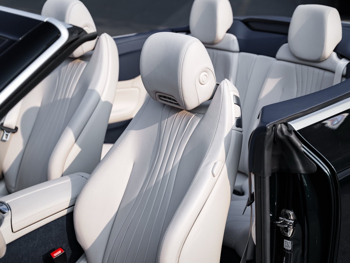 奔馳 奔馳E級(jí)  2023款 改款 E 260 4MATIC 敞篷轎跑車圖片