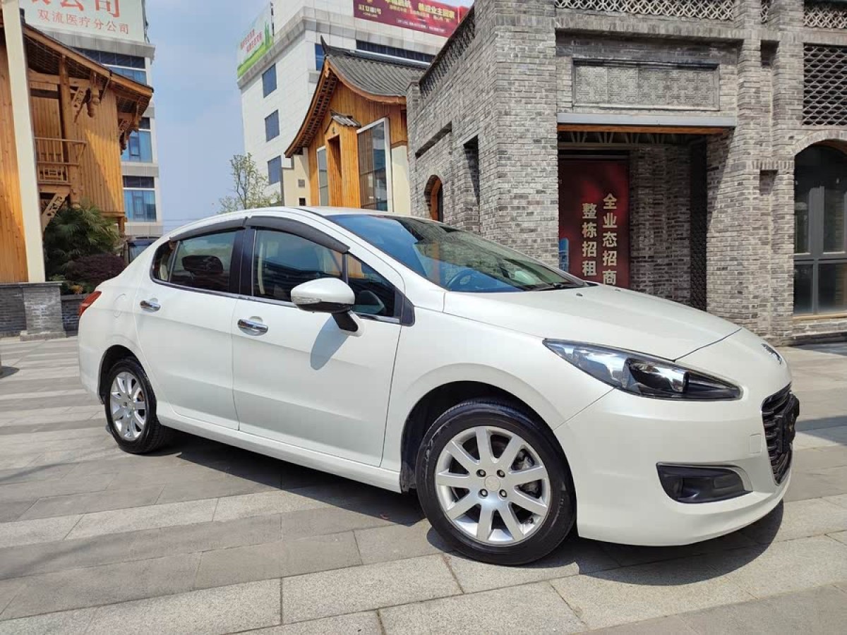 標(biāo)致 308  2014款 樂享版 經(jīng)典 1.6L 手動優(yōu)尚型圖片
