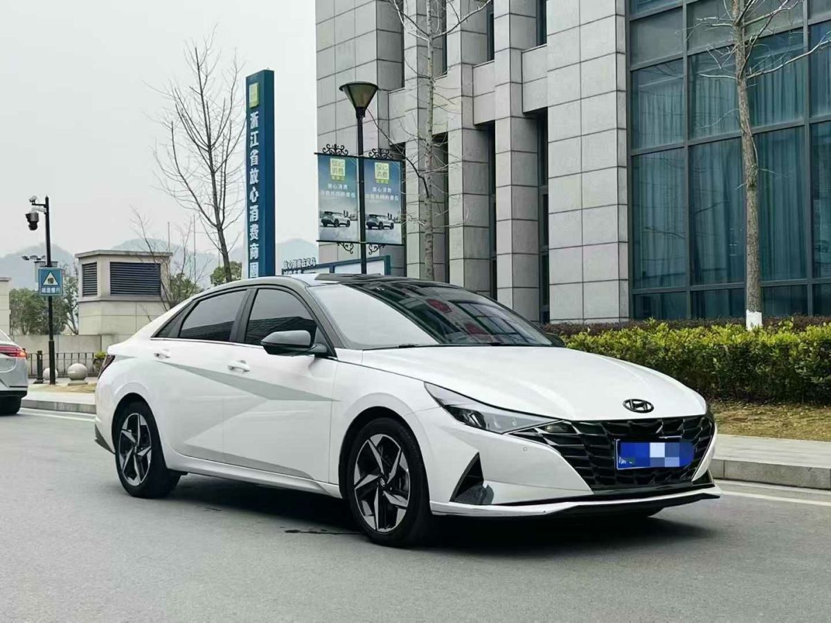 現(xiàn)代 伊蘭特  2022款 1.5L CVT 20周年紀(jì)念款圖片