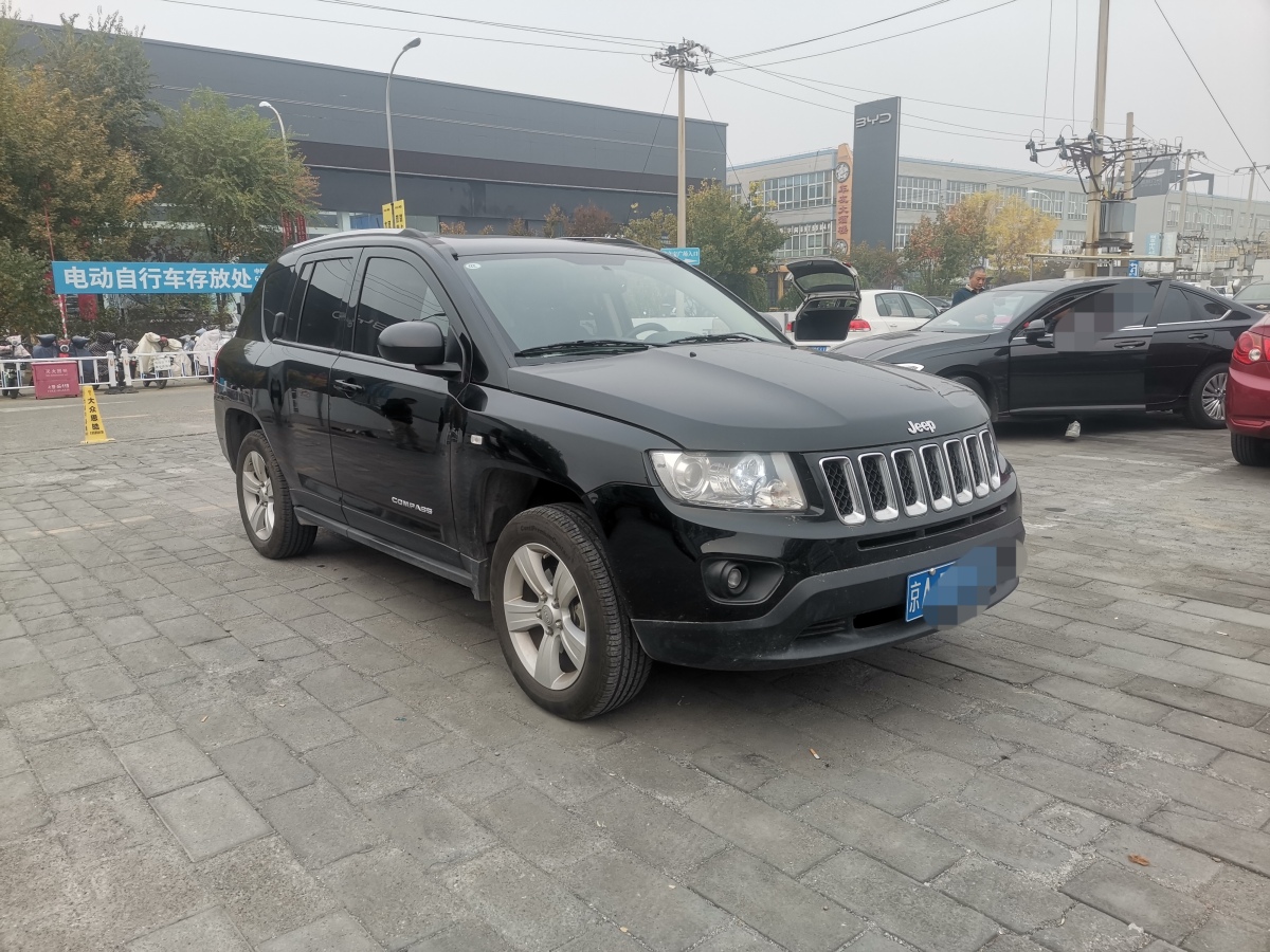 2012年3月Jeep 指南者  2011款 2.0L 兩驅運動版