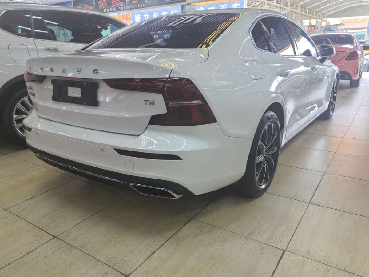沃爾沃 S60L  2020款 T4 智逸豪華版圖片