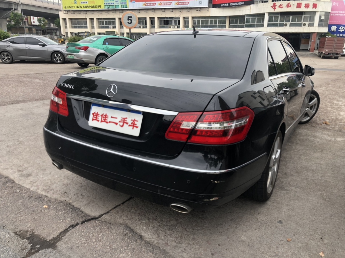 奔馳 奔馳E級(jí)  2013款 E 300 L 優(yōu)雅型圖片