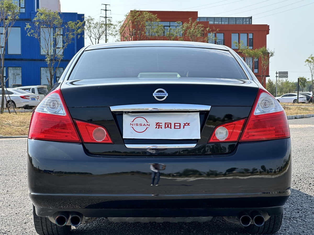 日產(chǎn) 風(fēng)雅  2005款 350 VIP版圖片