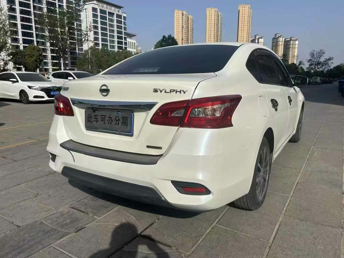 日產(chǎn) 軒逸  2021款 1.6L XL CVT暗夜版圖片