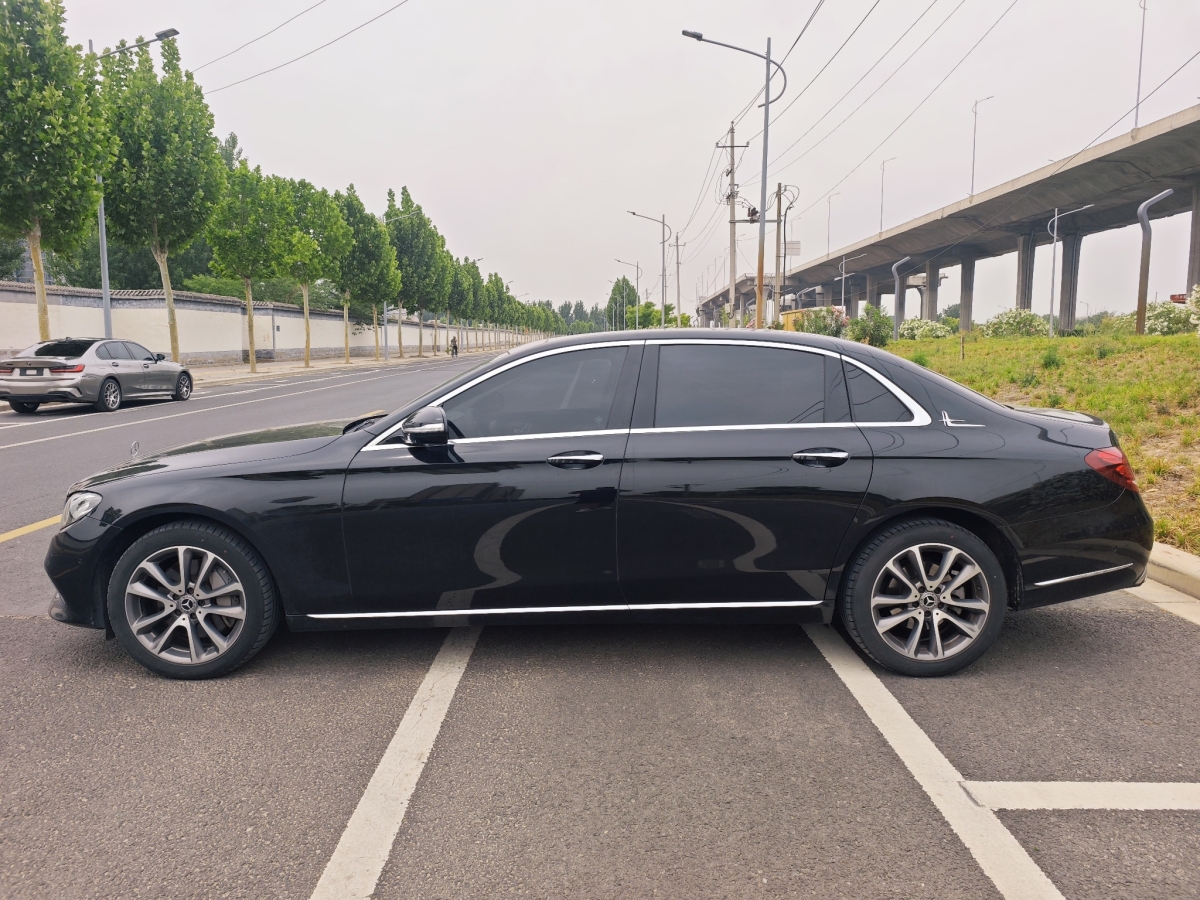 奔馳 奔馳E級  2019款 改款 E 300 L 時尚型圖片