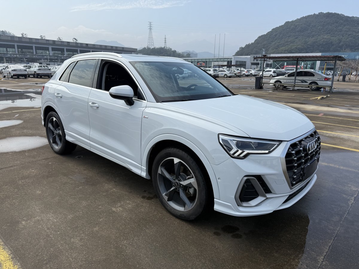 2023年2月奧迪 奧迪Q3  2022款 35 TFSI 時尚動感型