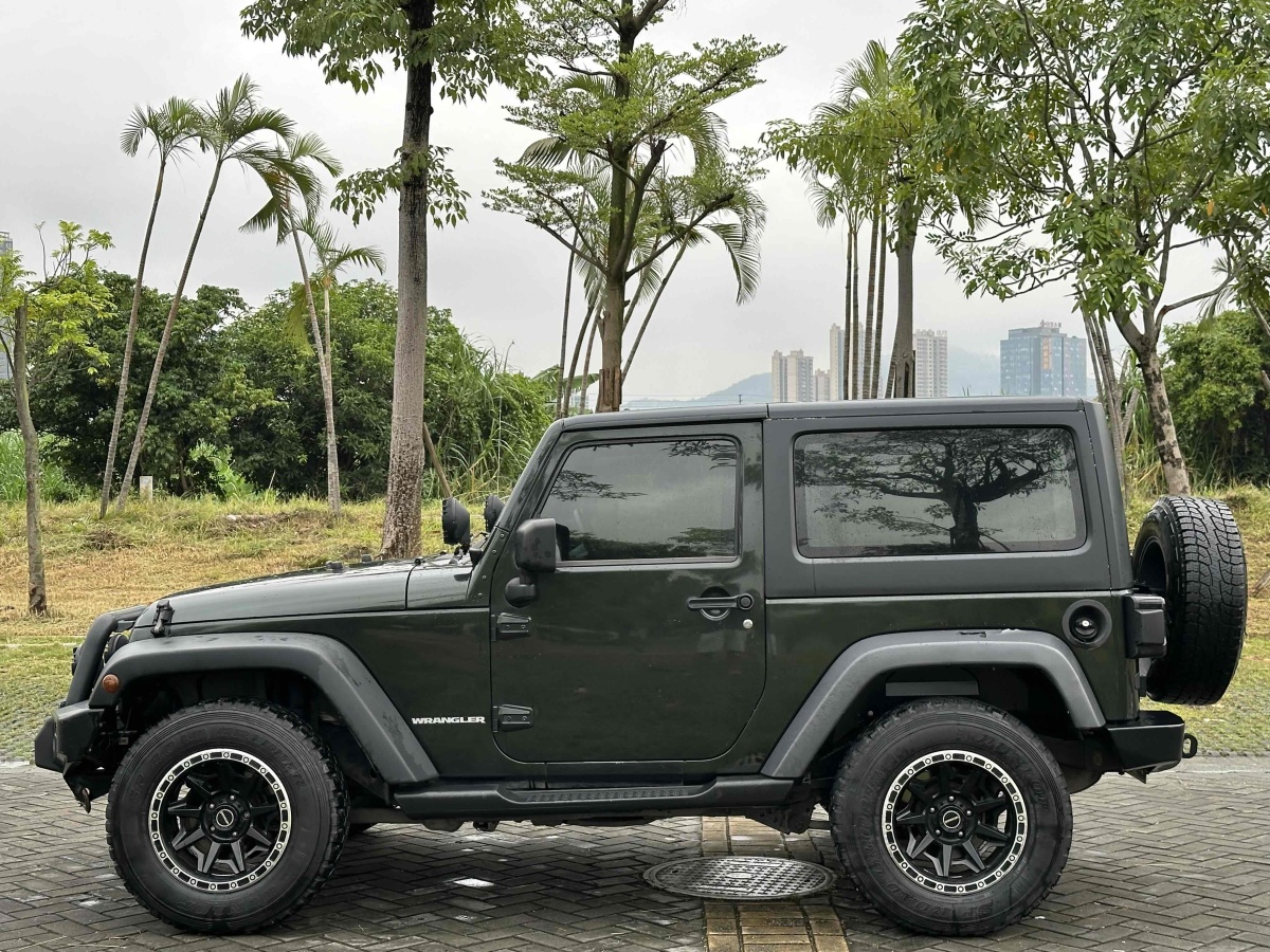 2012年10月Jeep 牧馬人  2011款 3.8L Rubicon 兩門版