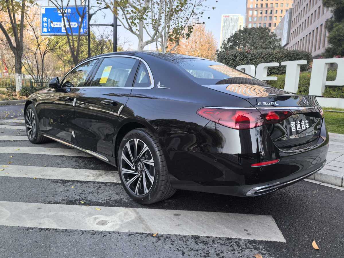 奔馳 奔馳E級(jí)  2024款 E 300 L 豪華型圖片