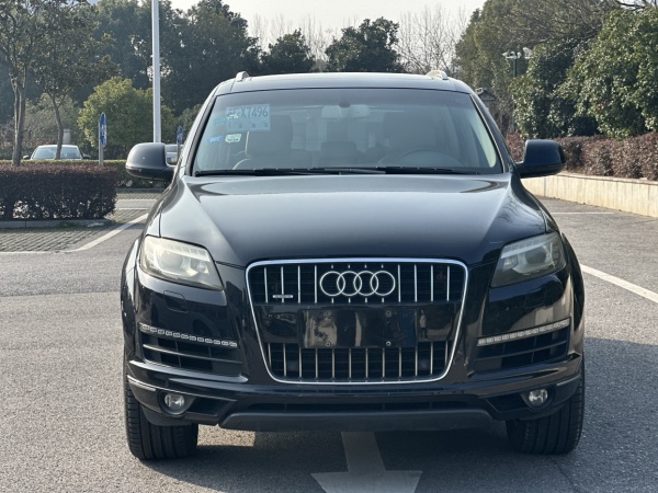 奥迪 奥迪Q7  2011款 3.0 TFSI 进取型(200kW)