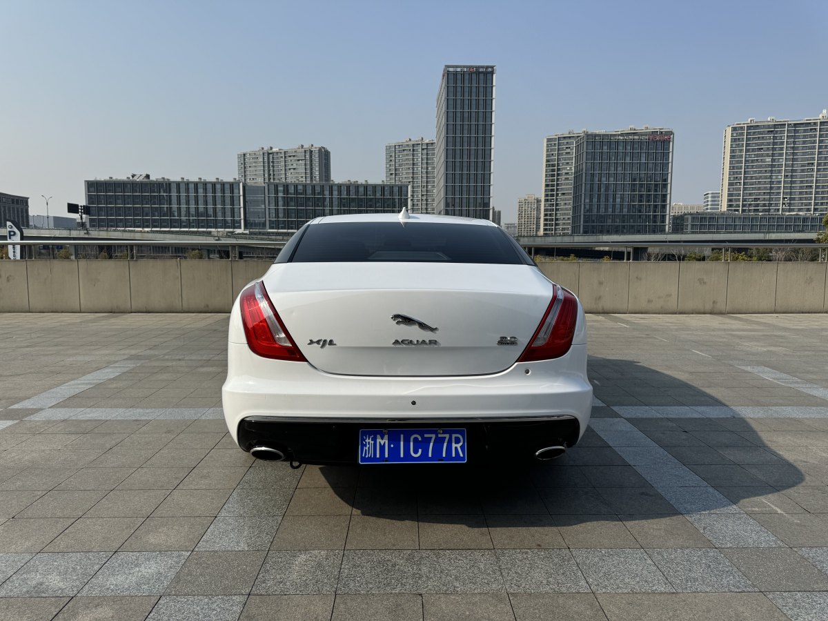 捷豹 XJ  2018款 XJL 3.0 SC 四驅(qū)全景商務(wù)版圖片