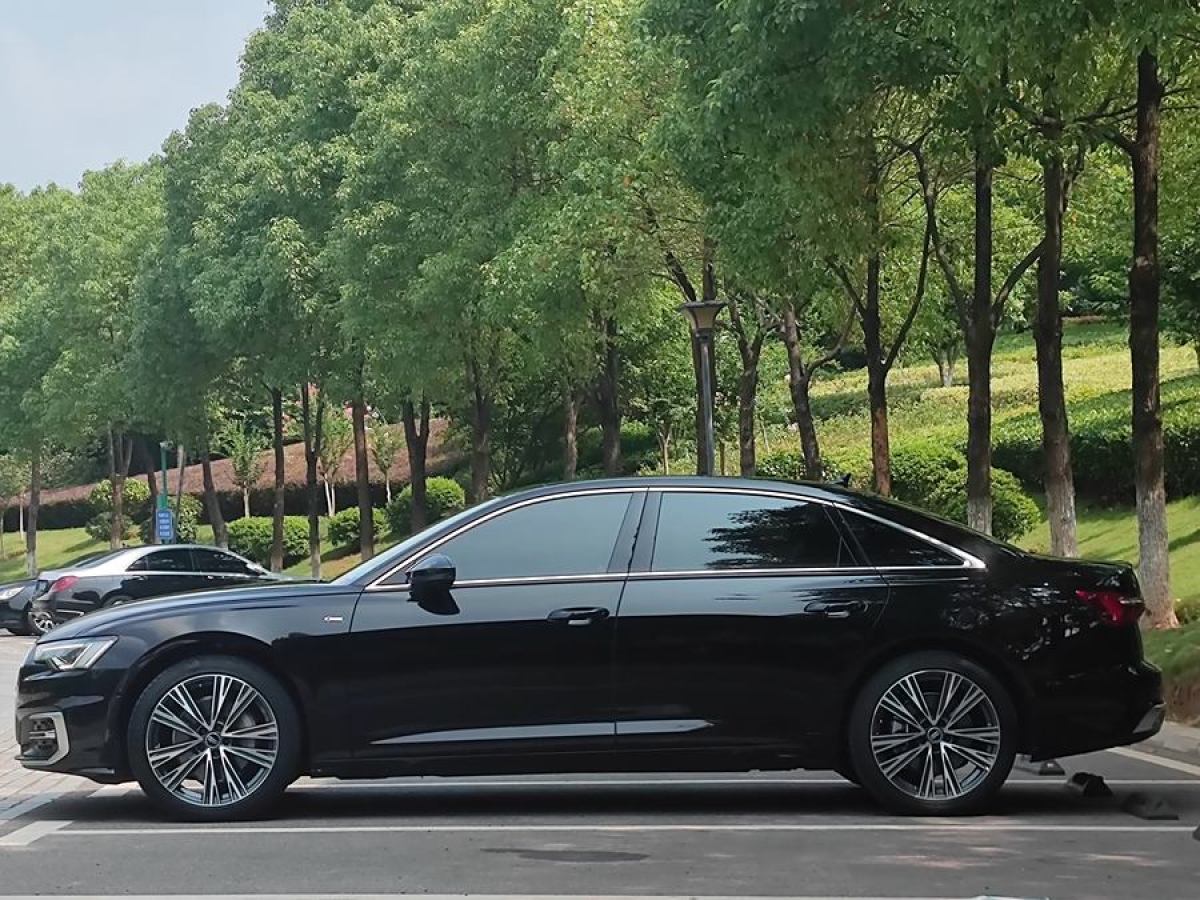 奥迪 奥迪A6L  2023款 改款 45 TFSI quattro 臻选动感型图片