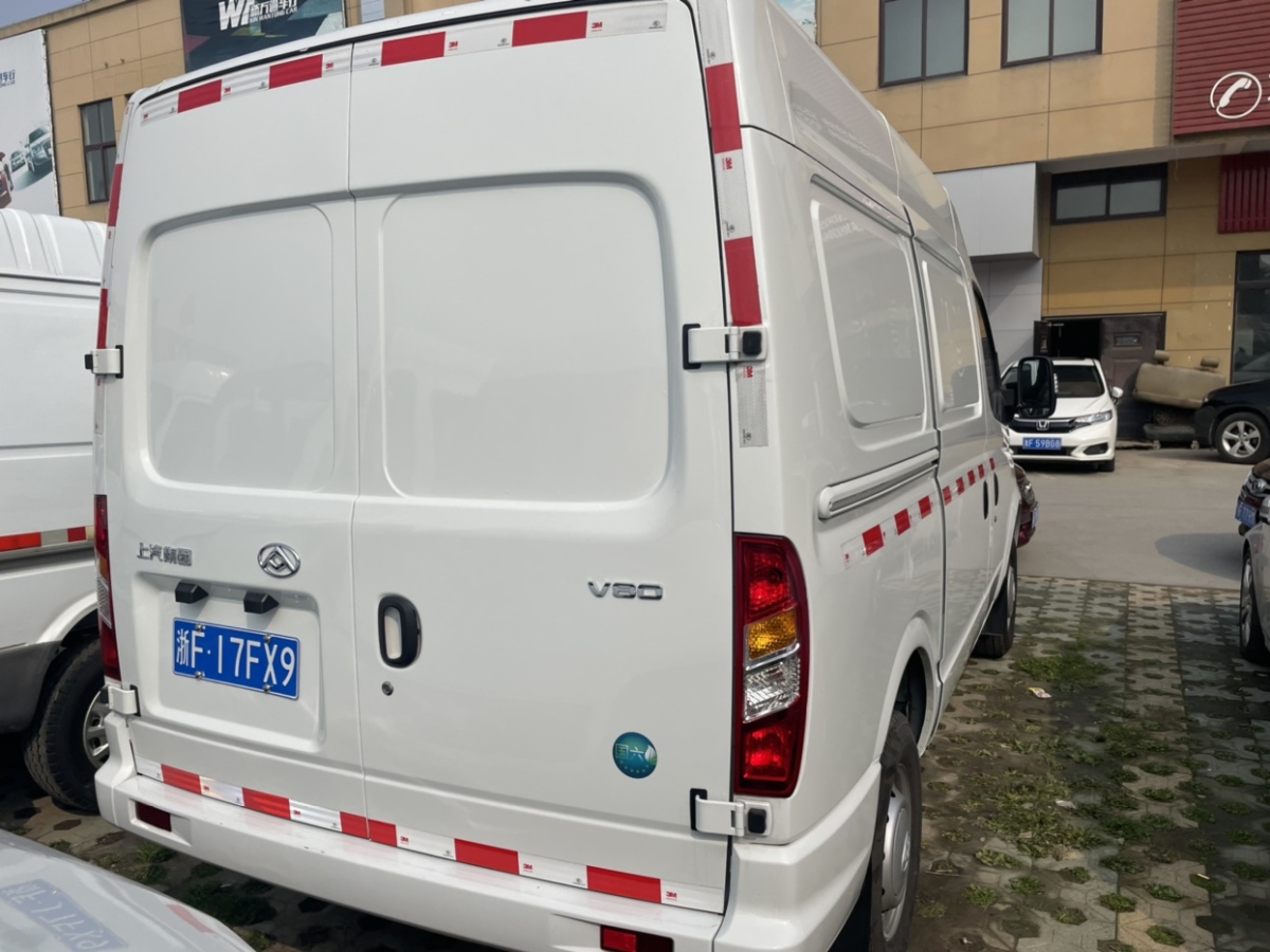 上汽大通 v80 2021款 2.0t plus amt廂式貨車van短軸中頂3座圖片