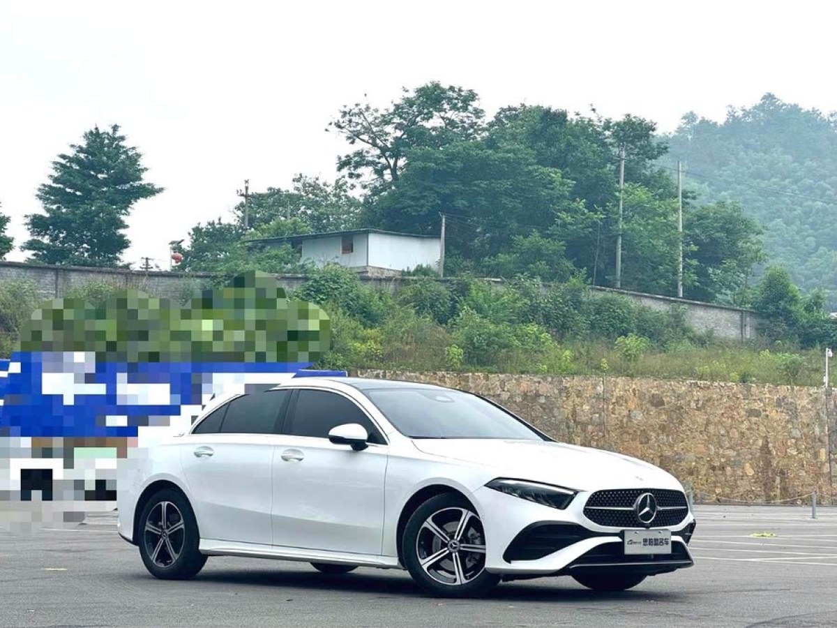 奔馳 奔馳A級(jí)  2024款 改款 A 200 L 時(shí)尚型圖片