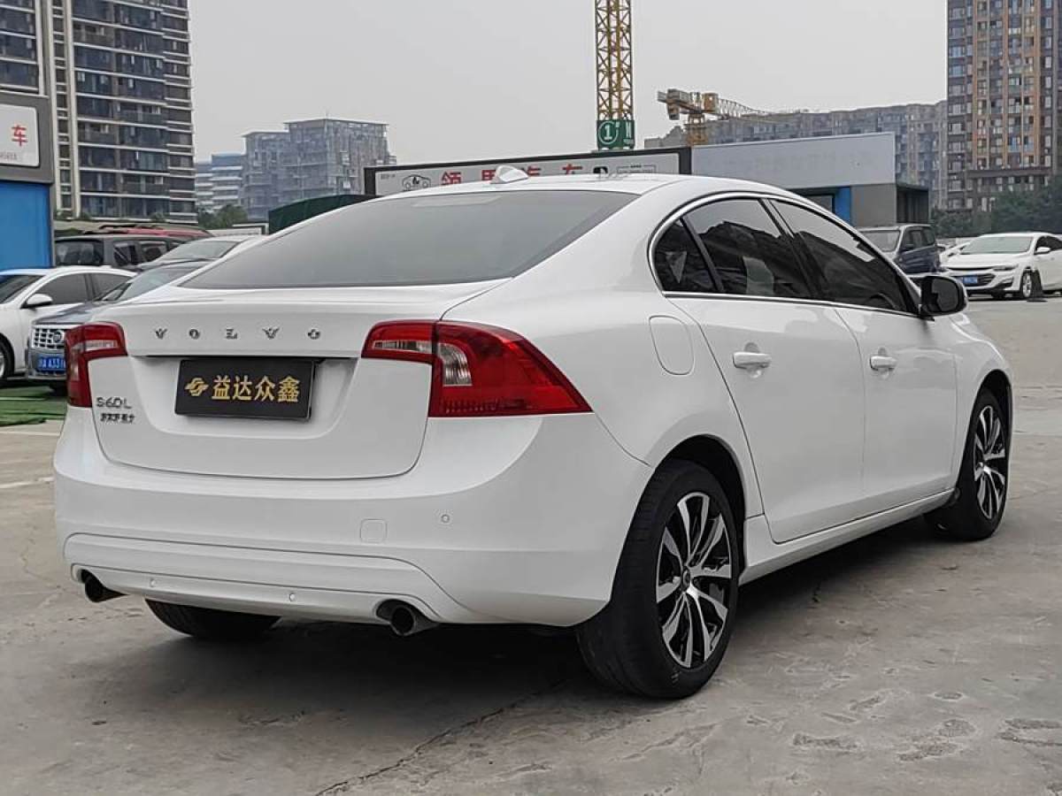 沃爾沃 S60L  2018款 T3 智進(jìn)進(jìn)取版圖片