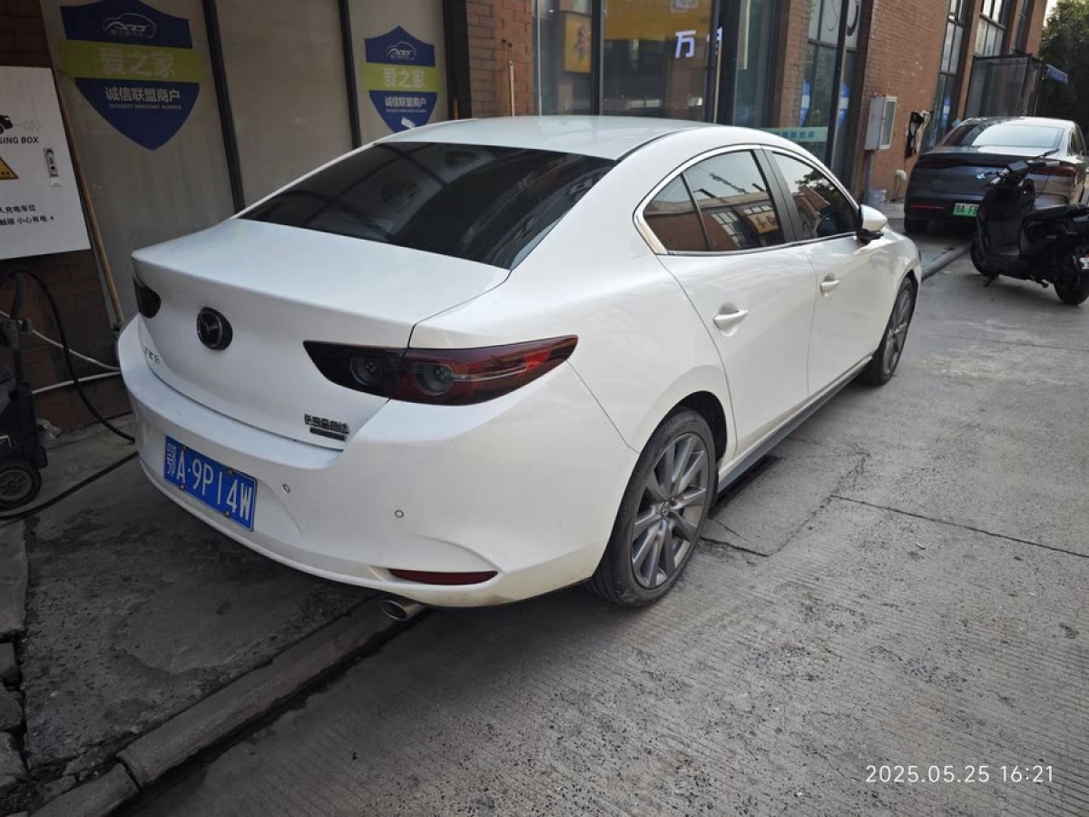 馬自達(dá) 馬自達(dá)3 Axela昂克賽拉  2023款 2.0L 自動(dòng)質(zhì)雅版圖片