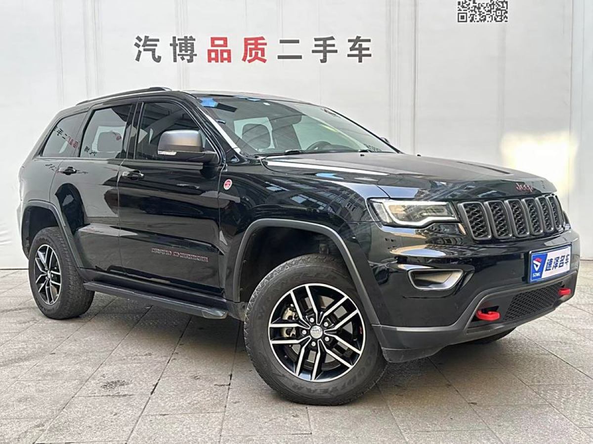 Jeep 大切諾基  2017款 3.0TD 柴油 高性能四驅(qū)版 國V圖片