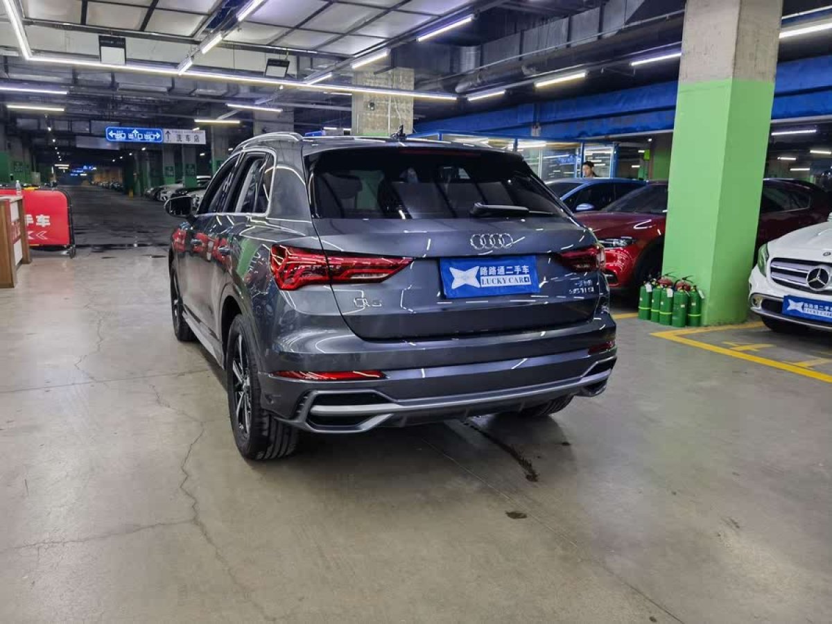 奧迪 奧迪Q3  2019款  35 TFSI 進(jìn)取動感型圖片