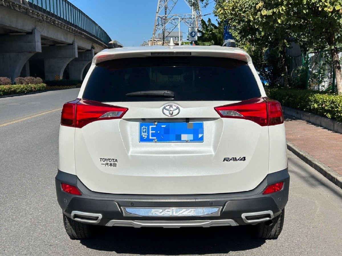 豐田 RAV4  2018款 榮放 2.0L CVT兩驅(qū)風尚版圖片