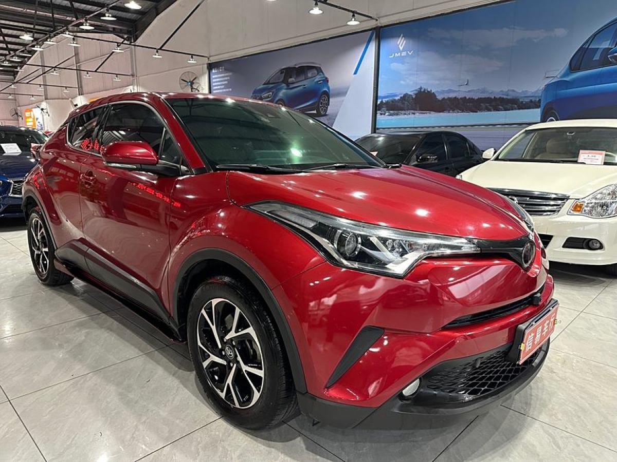 豐田 C-HR  2020款 2.0L 領(lǐng)先版圖片