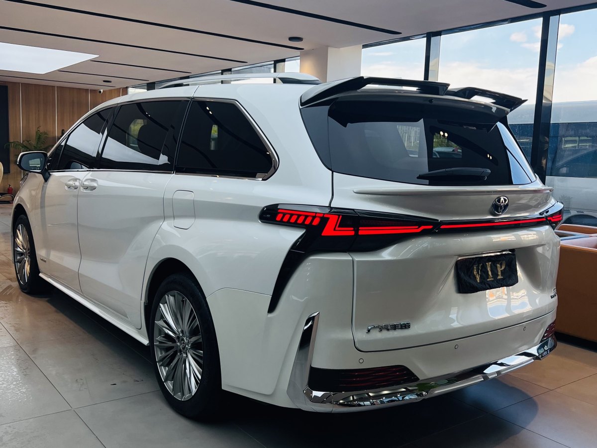 豐田 賽那SIENNA  2023款 2.5L混動 舒適版圖片