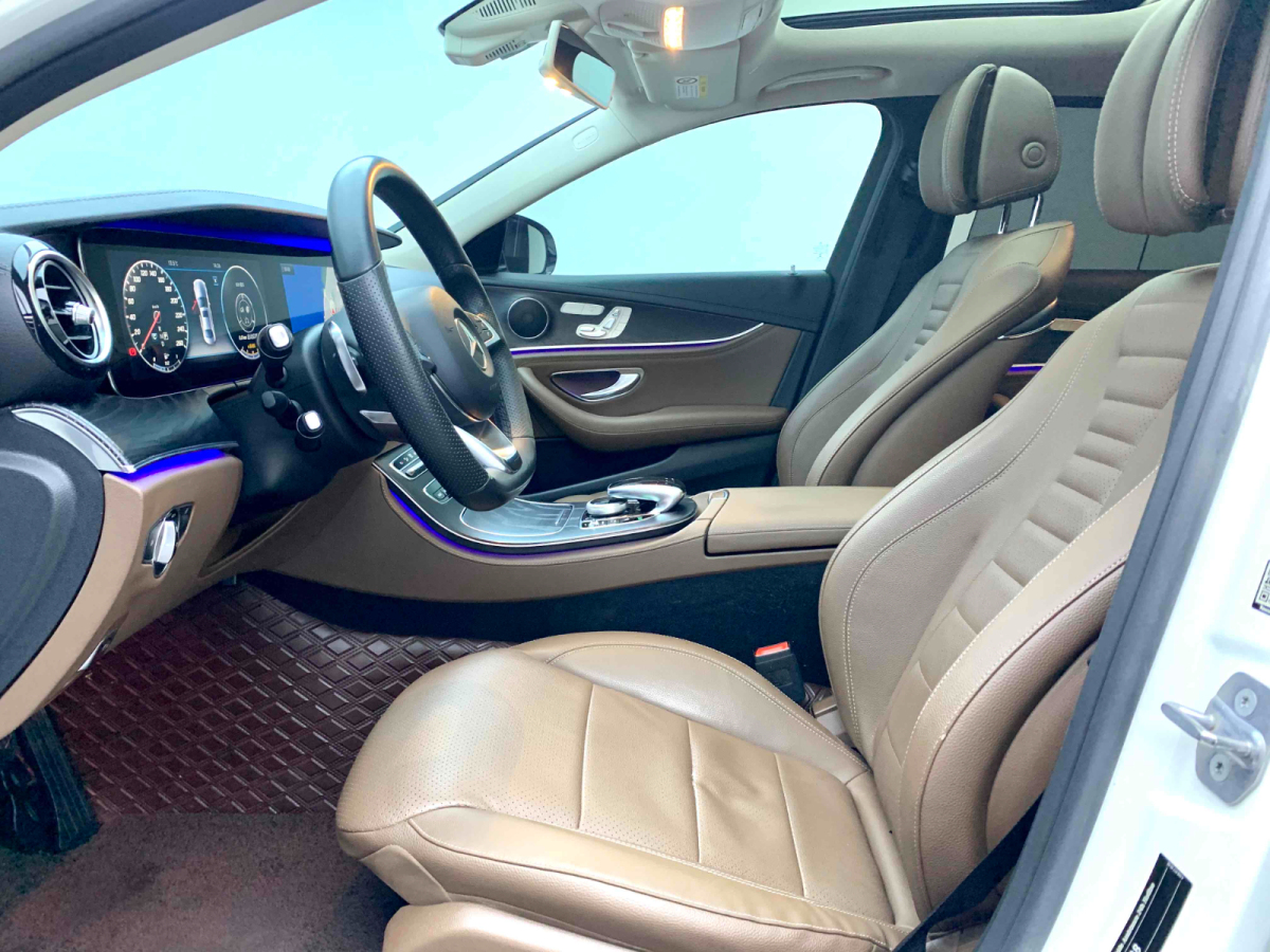 奔驰E级 2018款 E 300 L 运动豪华型图片