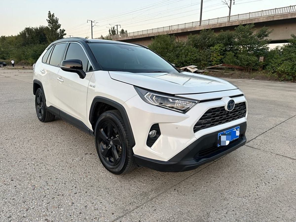 2020年12月豐田 RAV4榮放  2023款 雙擎 2.5L E-CVT四驅(qū)旗艦版