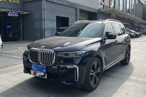 宝马X7 宝马 改款 xDrive40i 尊享型M运动套装