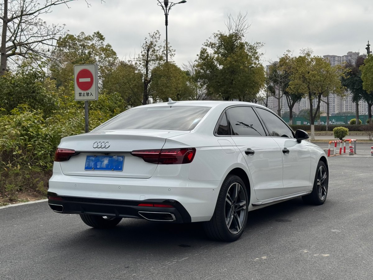 奧迪 奧迪A4L  2022款 40 TFSI 豪華動感型圖片