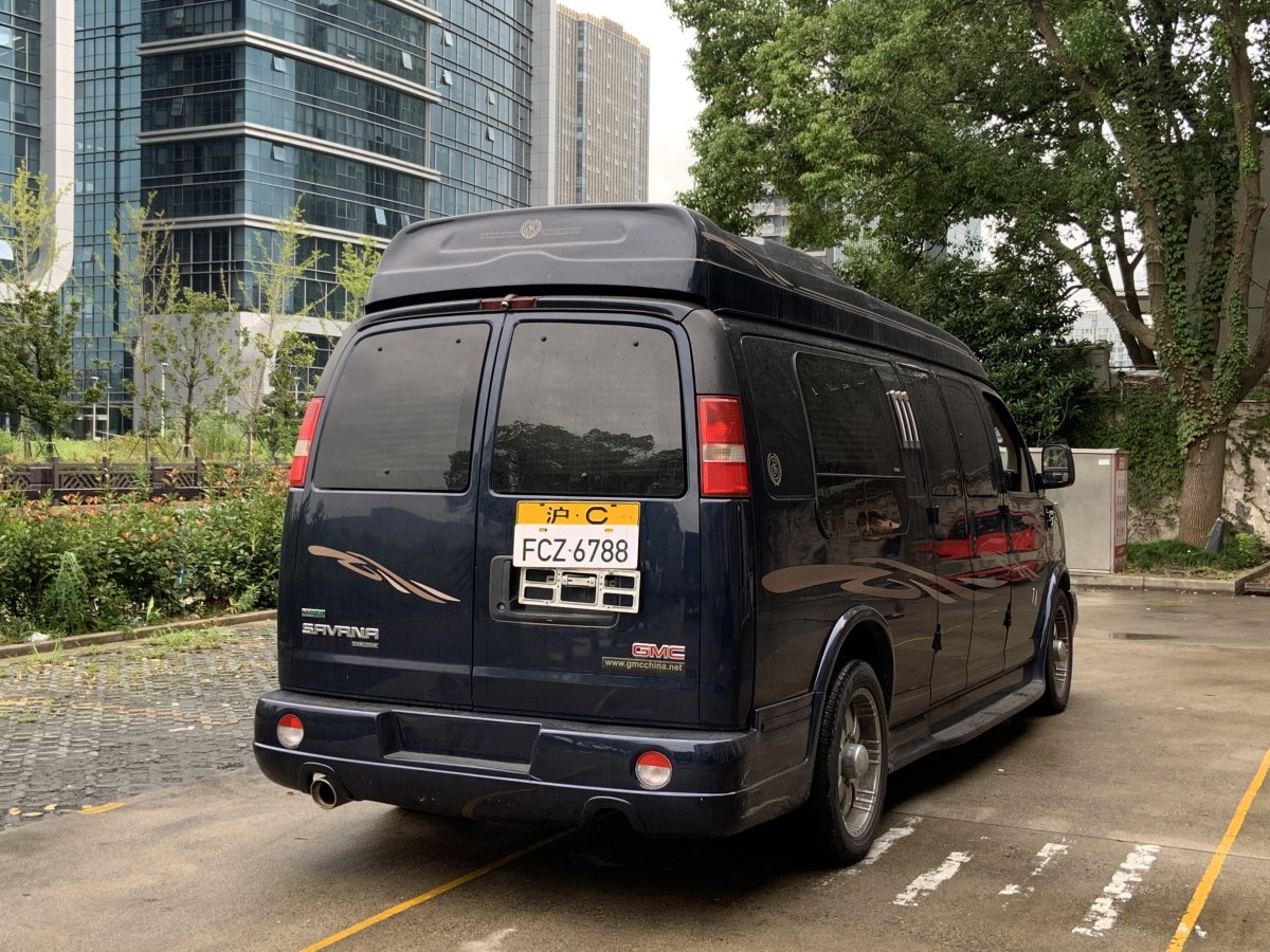 2011年6月GMC SAVANA  2011款 6.0L 商务之星7座